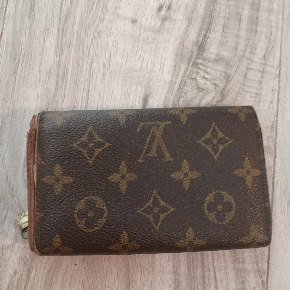 Louis Vuitton Monogram Porte Monnaie Tresor Wallet